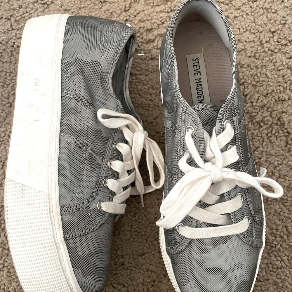 Steve Madden Emmy Platform Grey Camo Sneakers